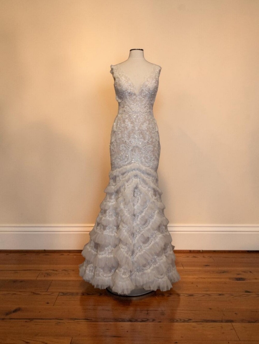 Elegant Lace Mermaid Evening Dress in Champagne - Picture 12 of 13